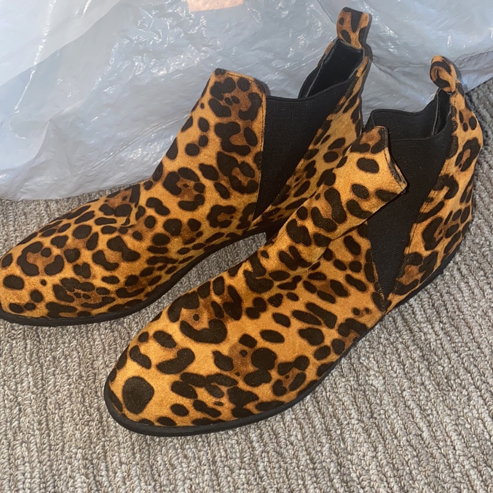 Boots- cheetah print